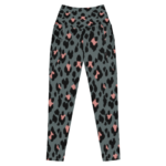 Legging de sport pour femme taille haute avec double poche de couleur vert kiki avec un motif léopard rose et noir. Coupe taille haute pour un effet sculptant et un maintien optimal. Photo du produit de face.