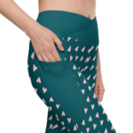 aperçu de la poche du legging avec une main dedans