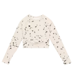 Crop top de sport Hot Focus à manches longues, blanc cassé à pois noirs, conçu pour allier confort et style lors des entraînements. photo de face du produit.